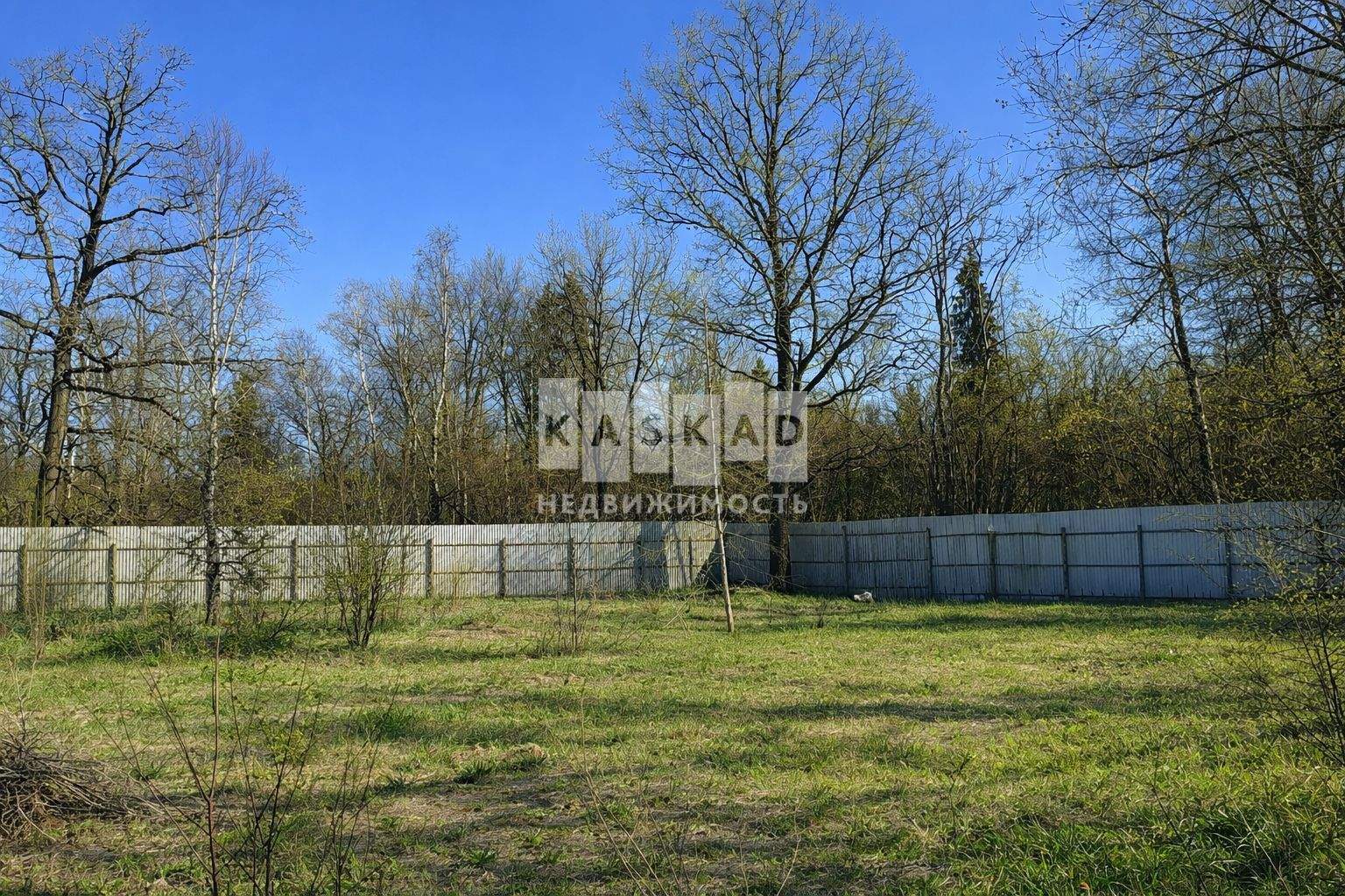 Продам земельный участок 4000 м.кв.