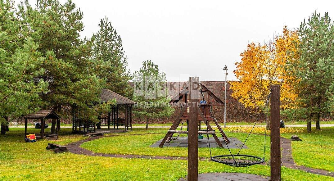 Продам земельный участок 4000 м.кв.