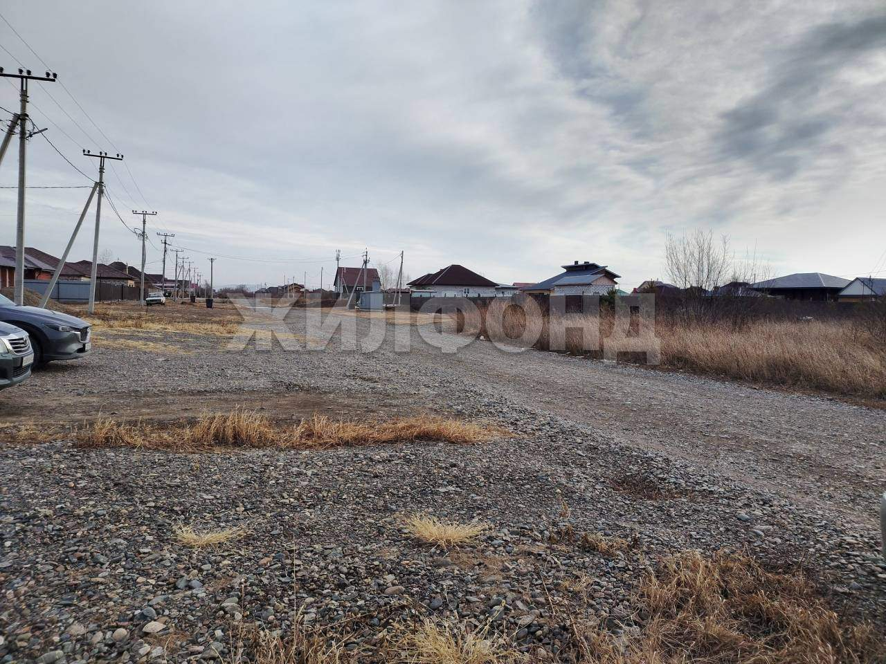 Продам земельный участок 1300 м.кв.