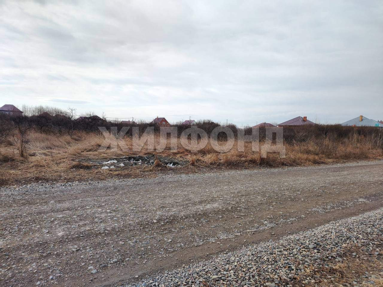 Продам земельный участок 1300 м.кв.