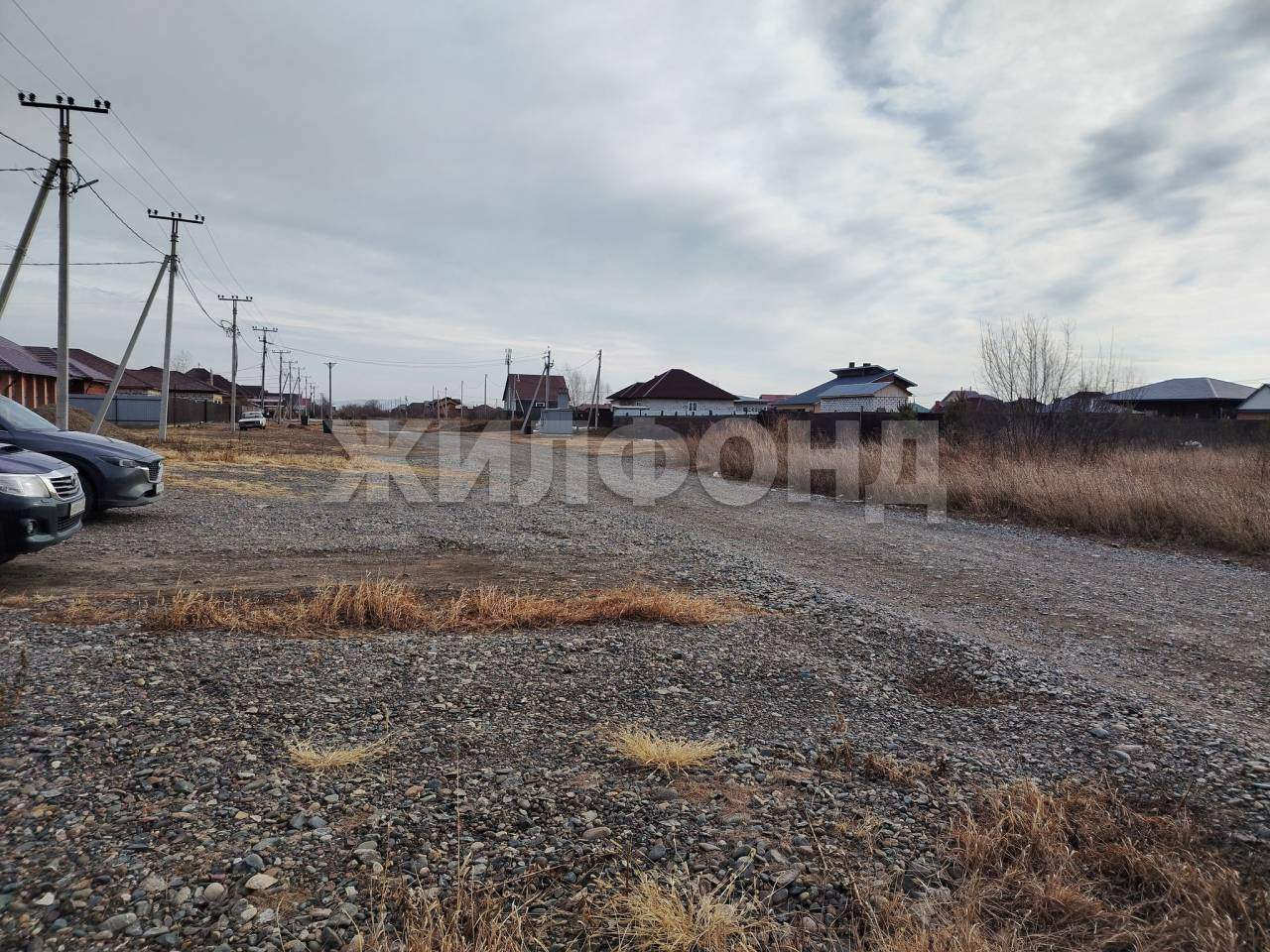 Продам земельный участок 1300 м.кв.