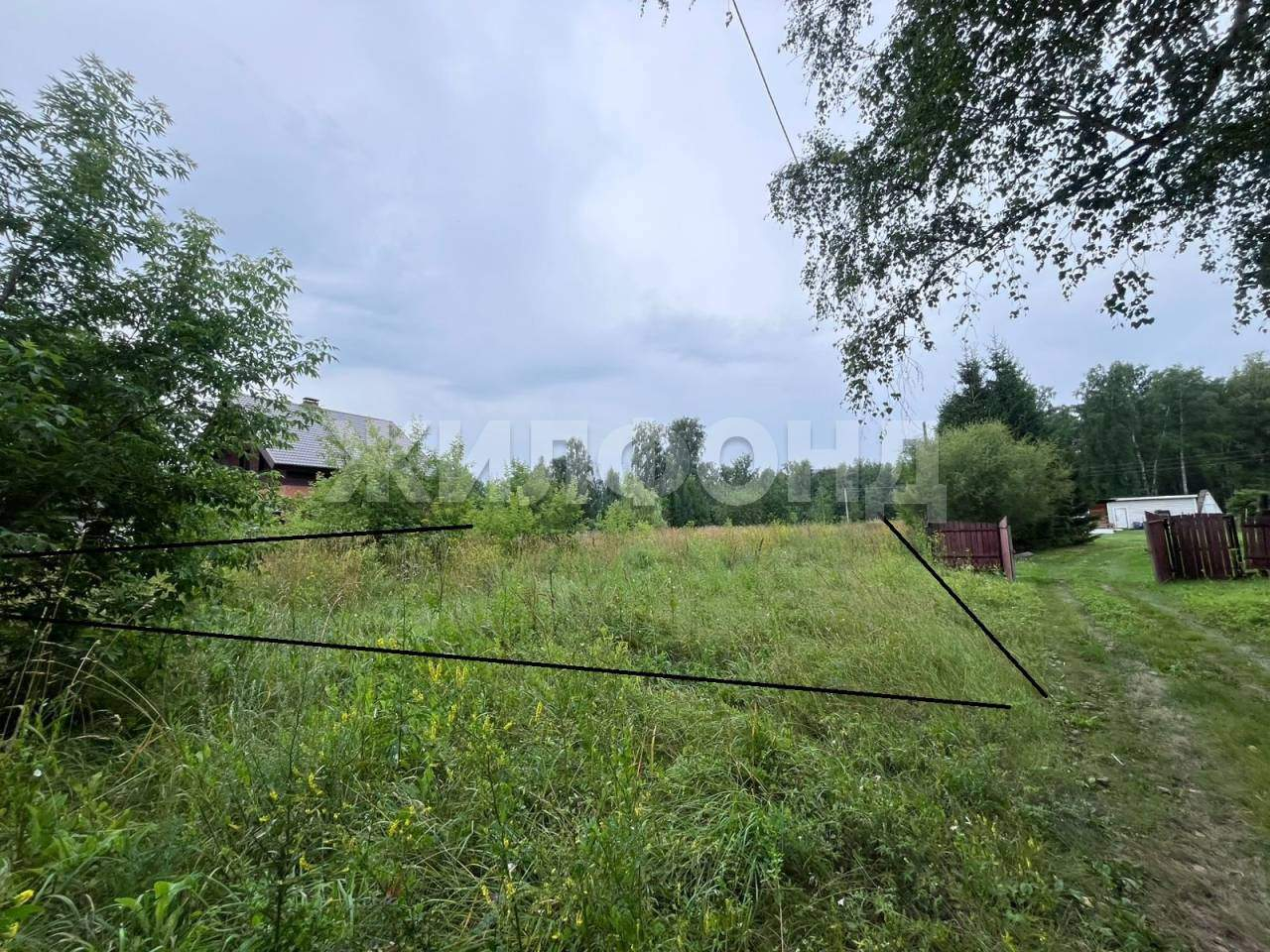 Продам земельный участок 1500 м.кв.