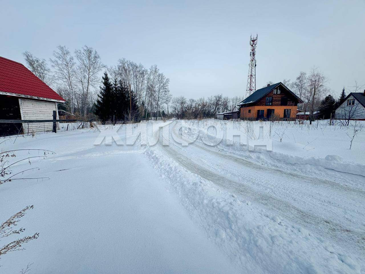 Продам земельный участок 1500 м.кв.