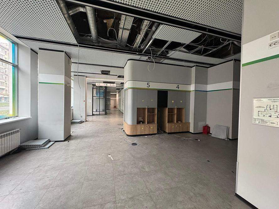 Сдам в аренду магазин 288.9 м.кв.