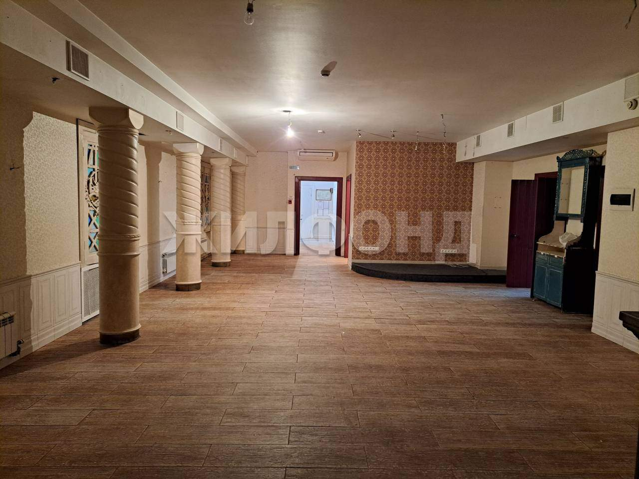 Продам магазин 352 м.кв.