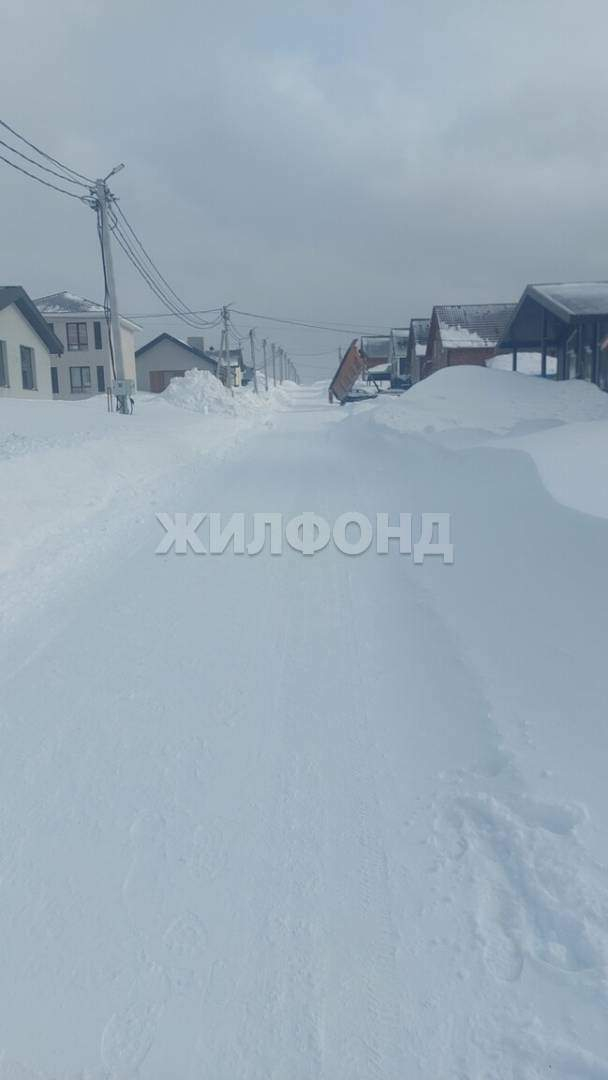 Продам земельный участок 800 м.кв.