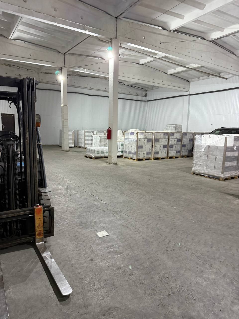 Сдам в аренду склад 896 м.кв.