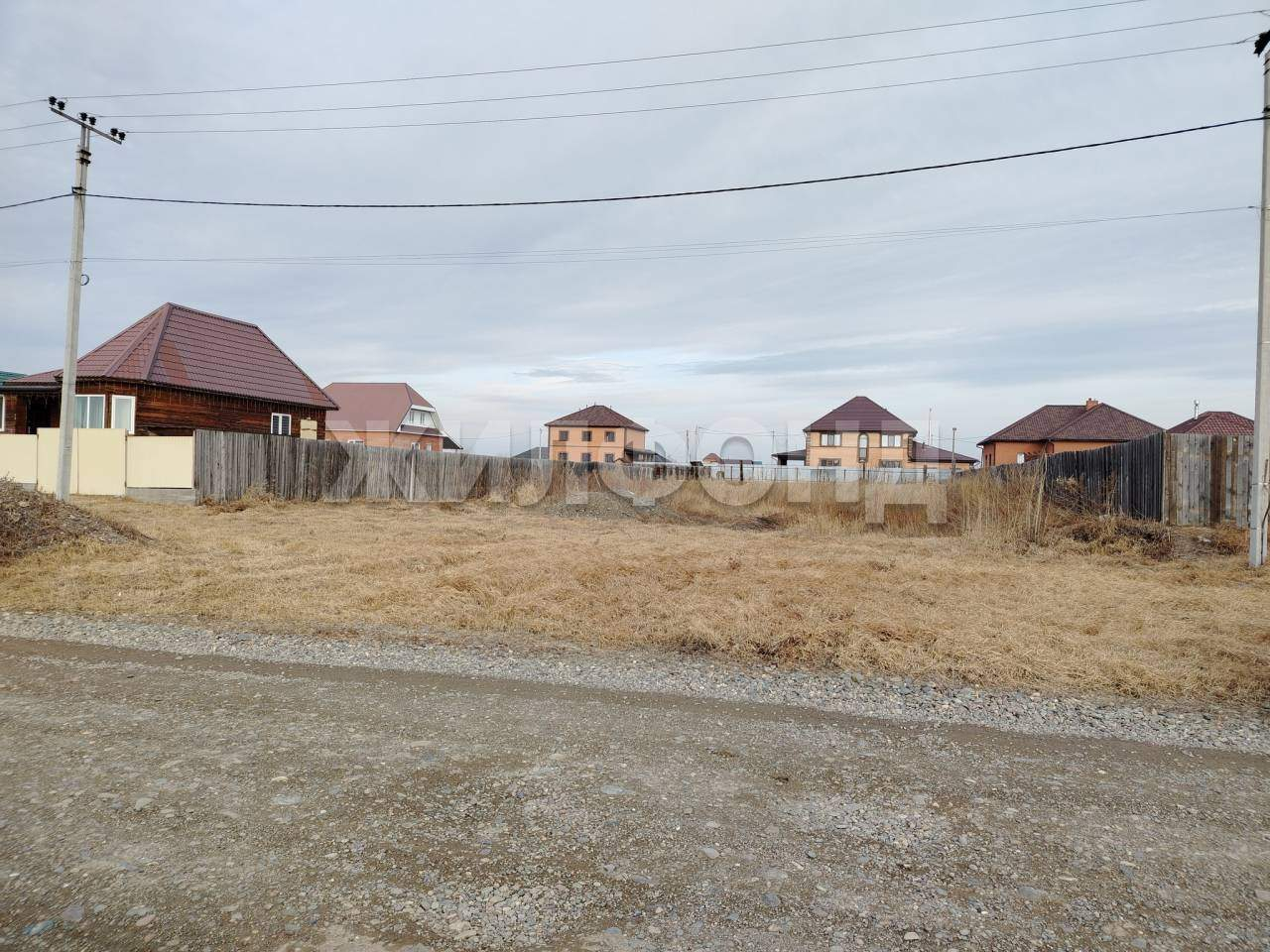 Продам земельный участок 1300 м.кв.