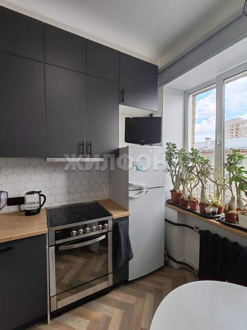 Квартира на продажу в Новосибирске, Фрунзе улица, 3