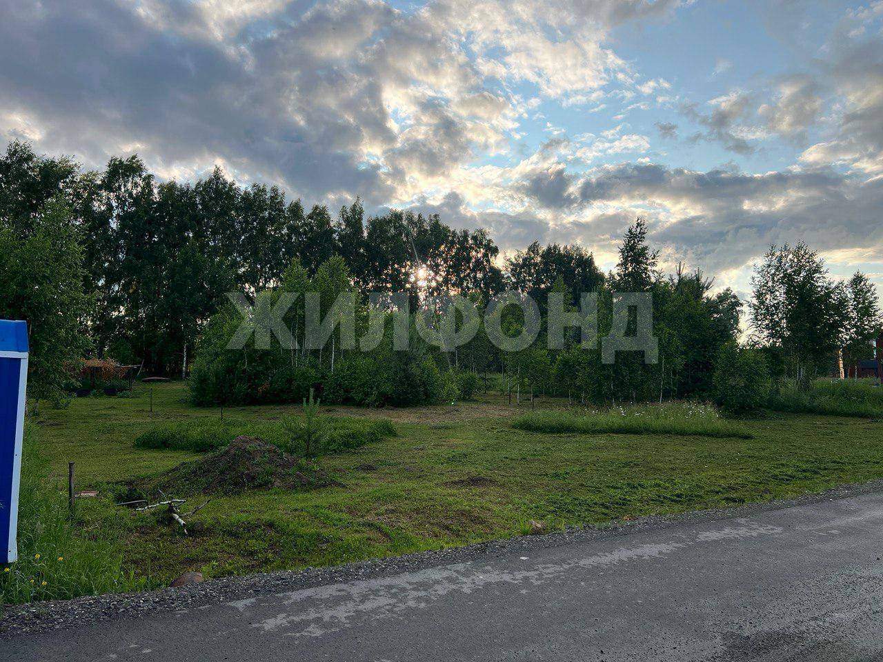 Продам земельный участок 1595 м.кв.