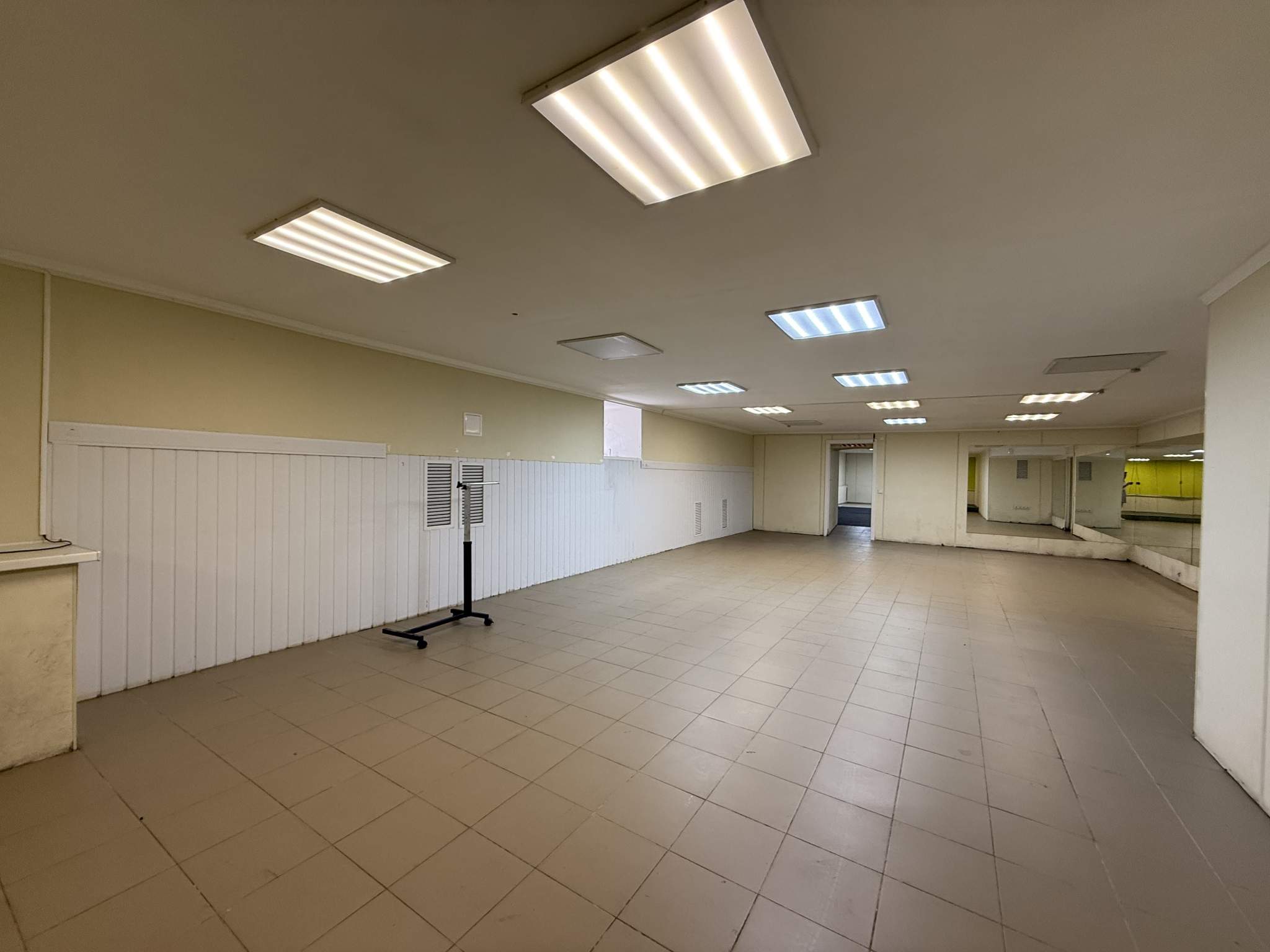 Сдам в аренду помещение свободного назначения 322.2 м.кв.