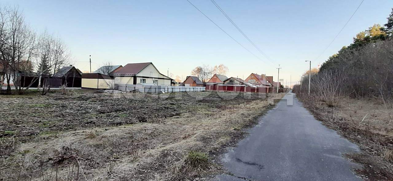 Продам земельный участок 1392 м.кв.