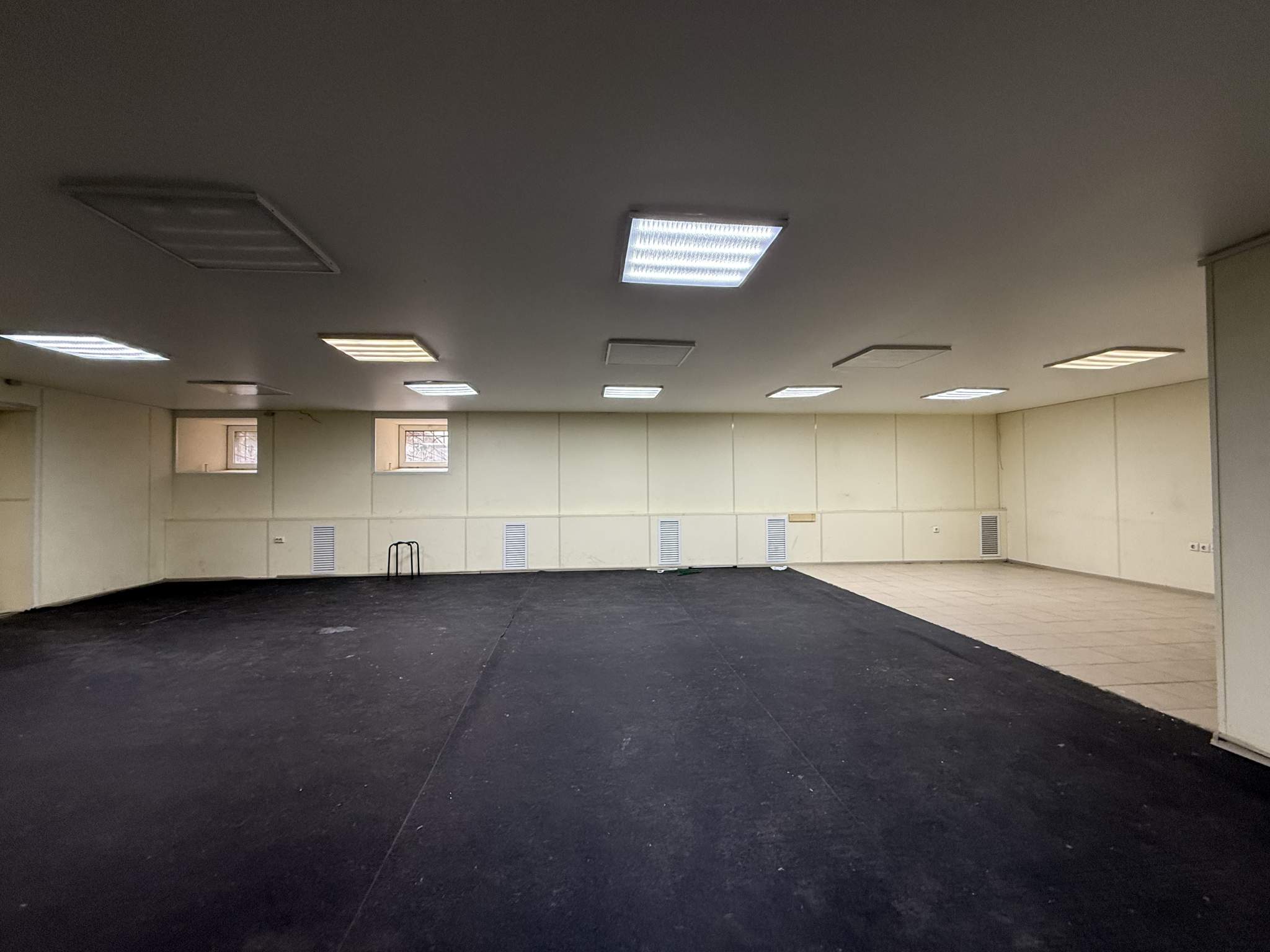 Сдам в аренду помещение свободного назначения 322.2 м.кв.