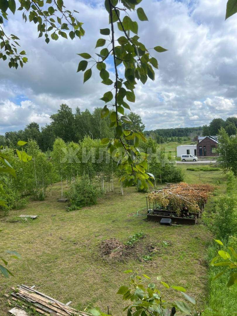 Продам земельный участок 1595 м.кв.