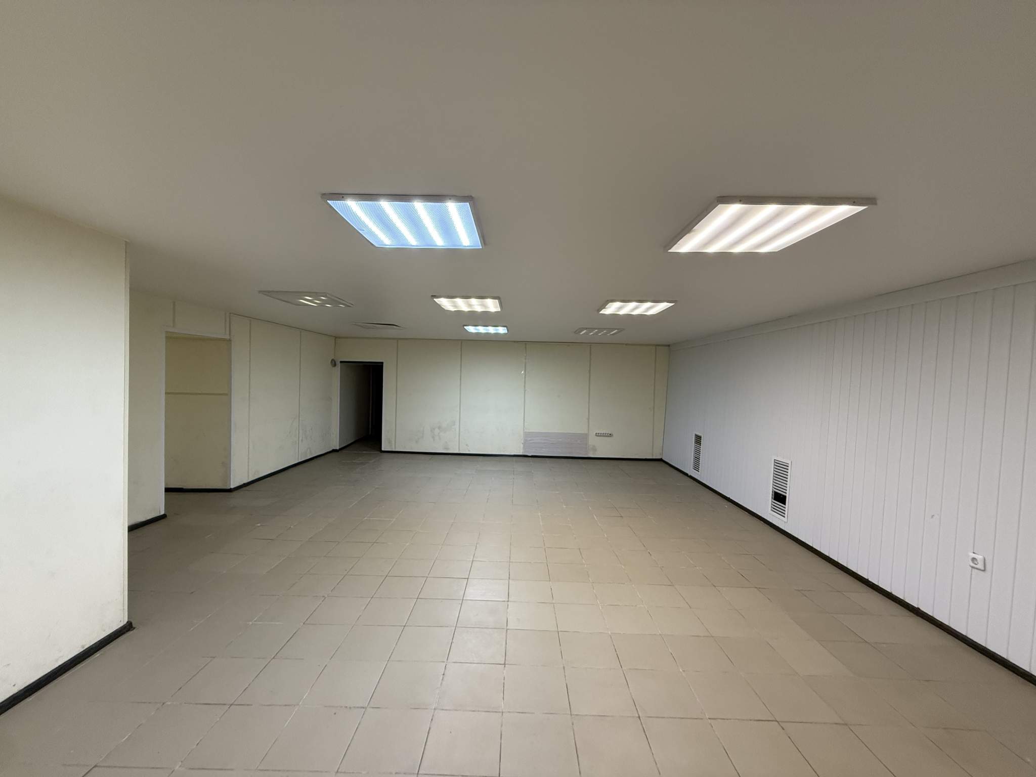 Сдам в аренду помещение свободного назначения 322.2 м.кв.