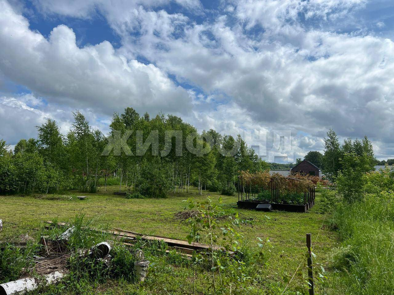 Продам земельный участок 1595 м.кв.