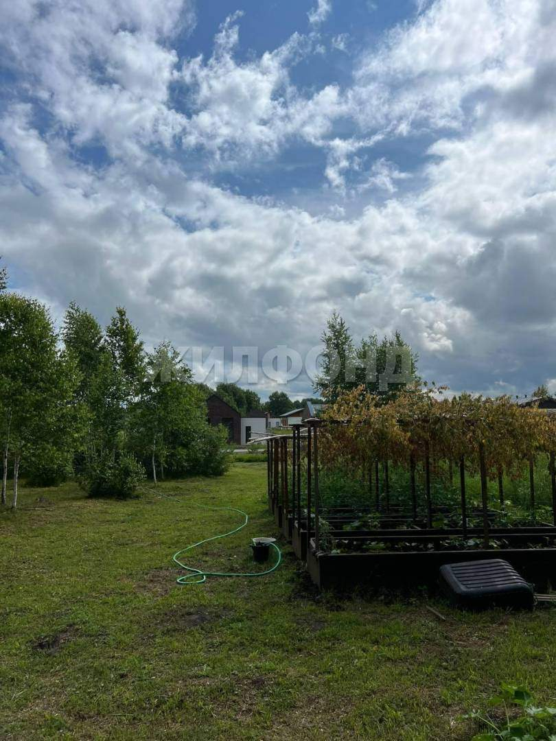 Продам земельный участок 1595 м.кв.
