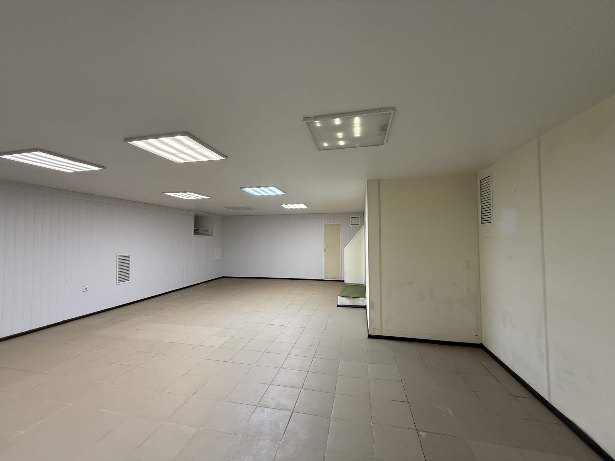 Сдам в аренду помещение свободного назначения 322.2 м.кв.