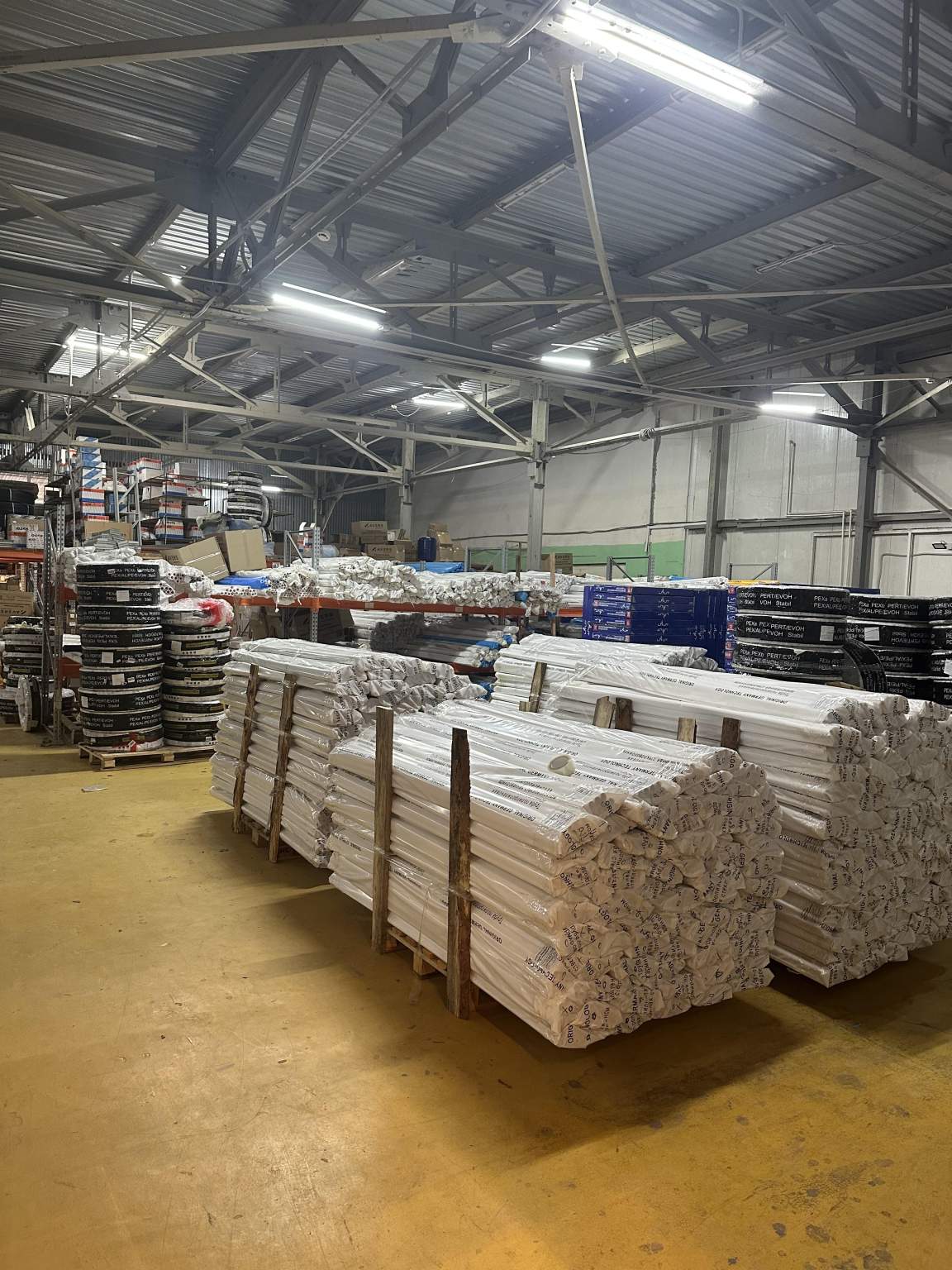 Сдам в аренду склад 1074.6 м.кв.