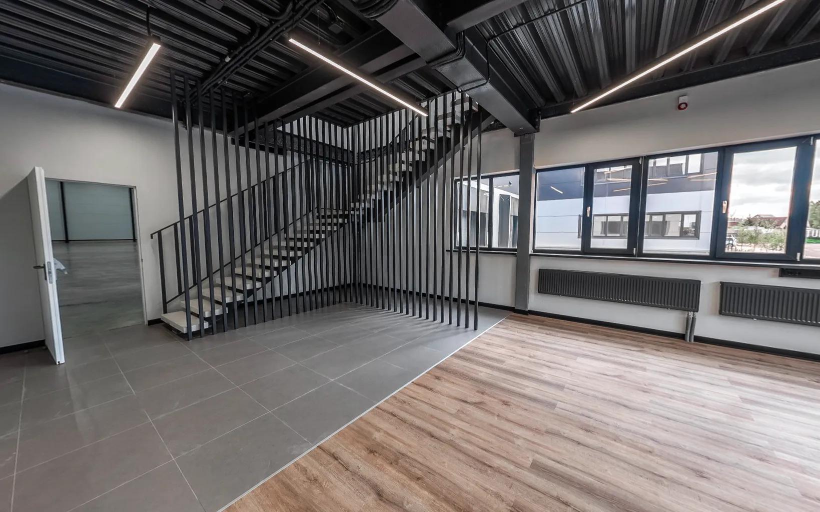 Продам склад 558.5 м.кв.