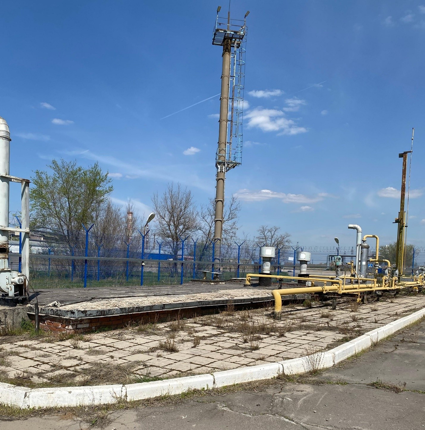 Продам торговое помещение 12100 м.кв.