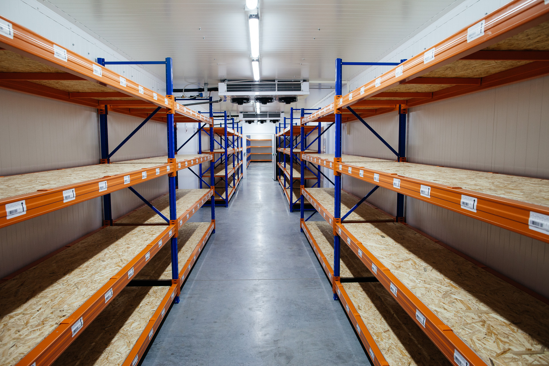 Сдам в аренду склад 2200 м.кв.