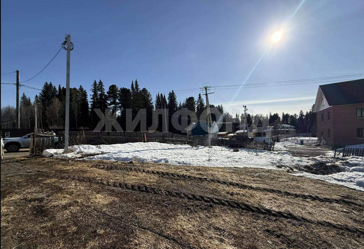 Продам земельный участок 1087 м.кв.