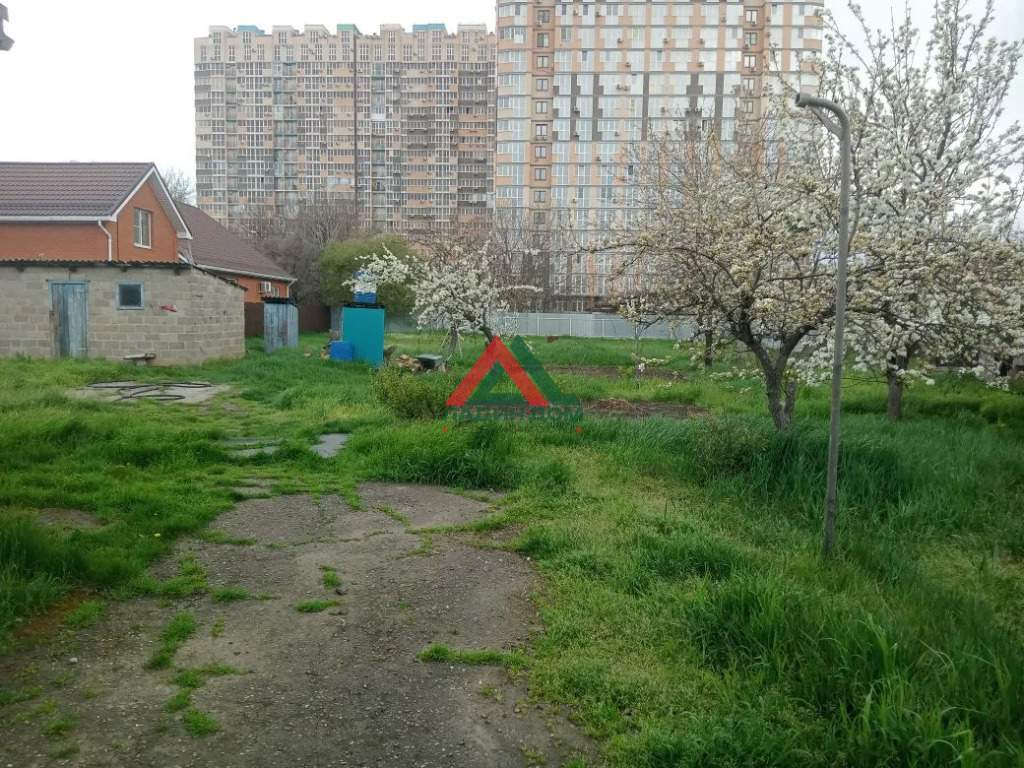 Продам земельный участок 1733 м.кв.