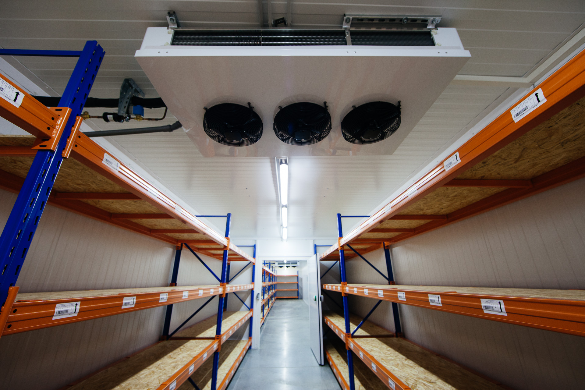 Сдам в аренду склад 2200 м.кв.