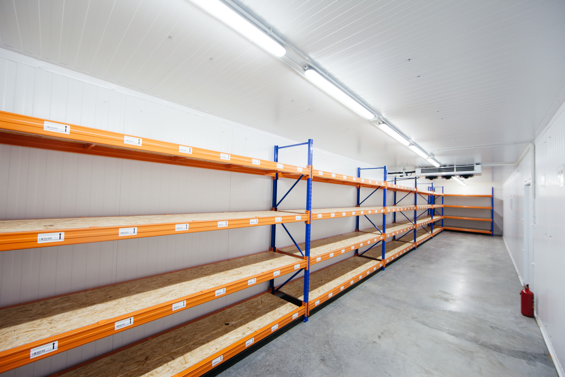 Сдам в аренду склад 2200 м.кв.