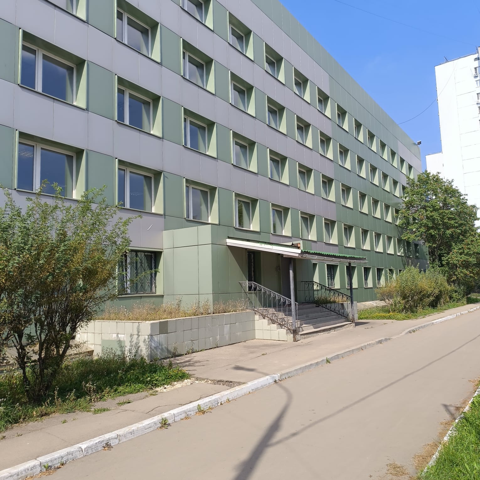 Продам торговое помещение 5521.2 м.кв.