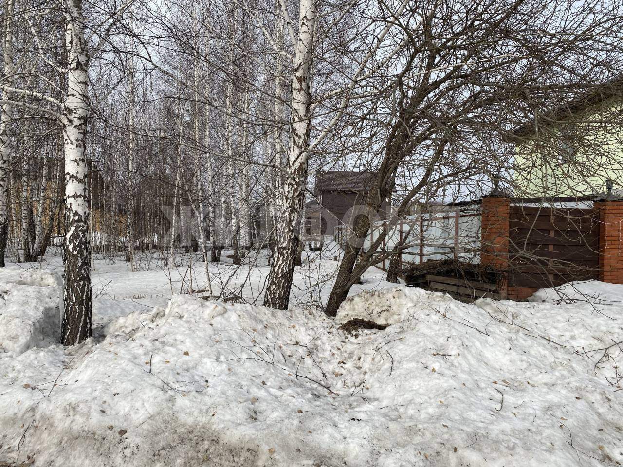 Продам земельный участок 1000 м.кв.