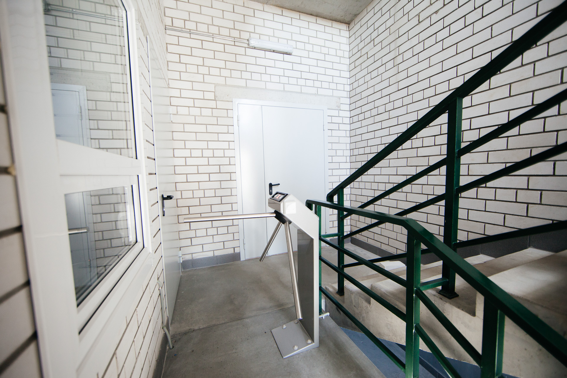 Сдам в аренду склад 2200 м.кв.