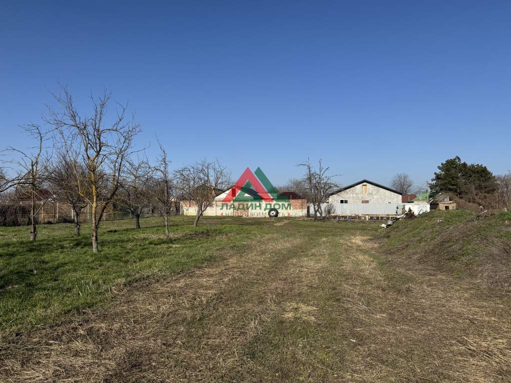 Продам земельный участок 600 м.кв.