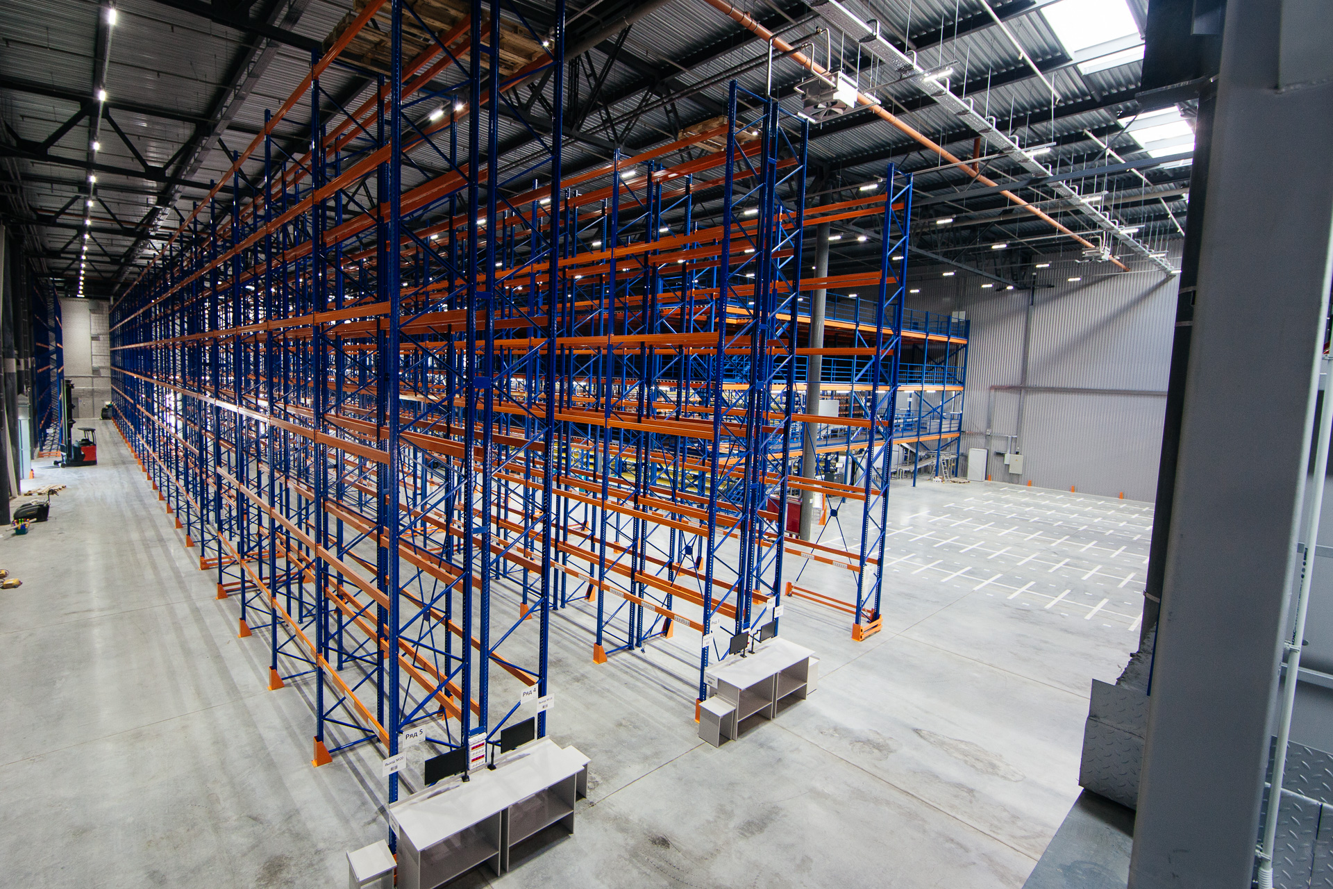 Сдам в аренду склад 2200 м.кв.