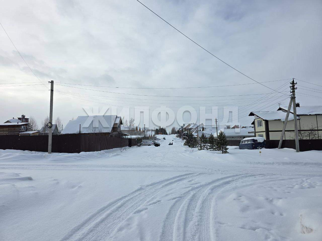 Продам земельный участок 1200 м.кв.