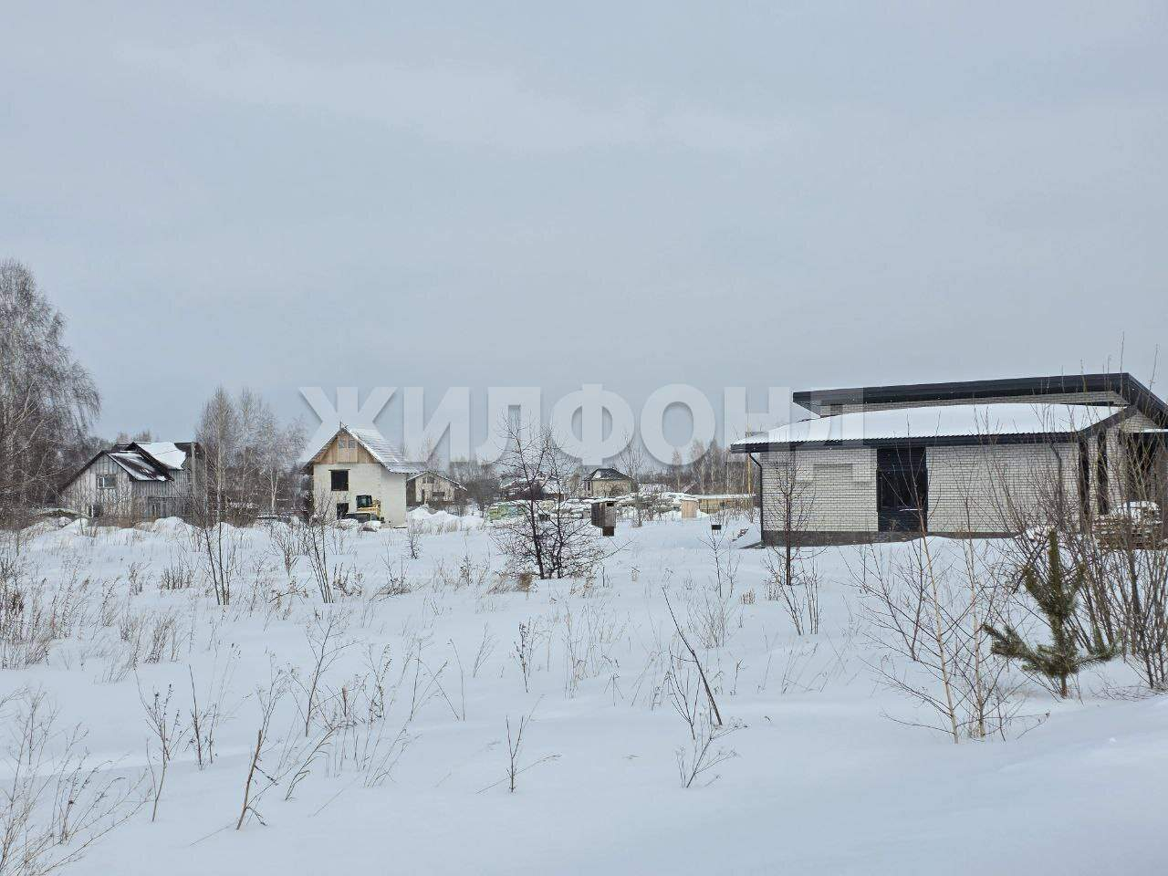 Продам земельный участок 1200 м.кв.