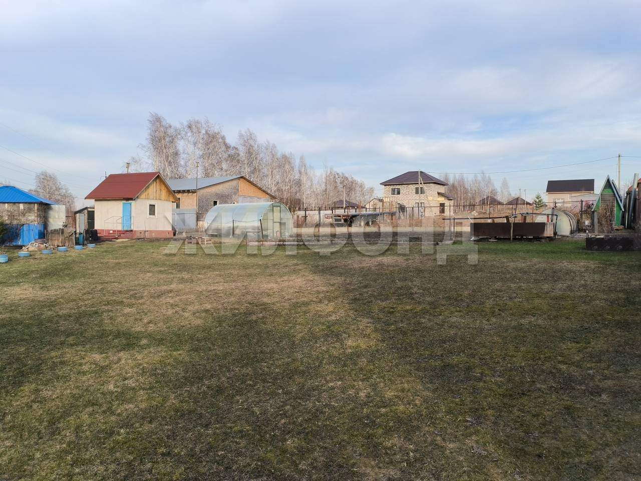 Продам земельный участок 1000 м.кв.