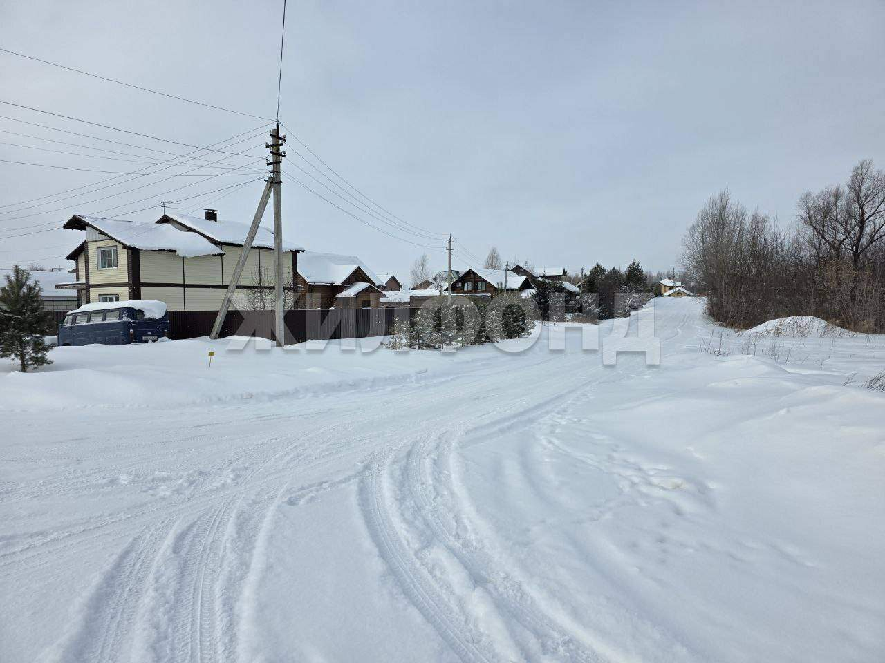 Продам земельный участок 1200 м.кв.