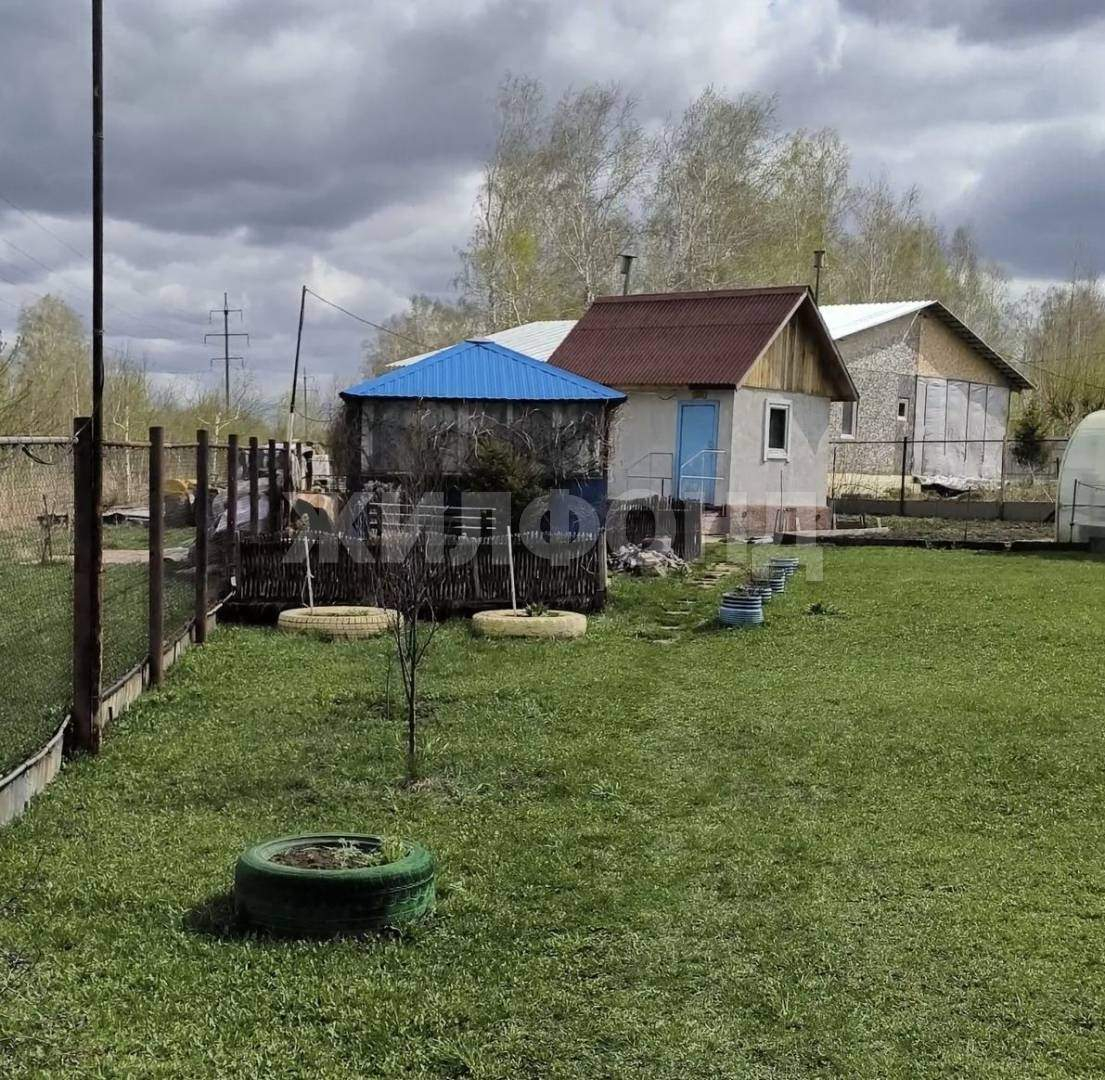 Продам земельный участок 1000 м.кв.