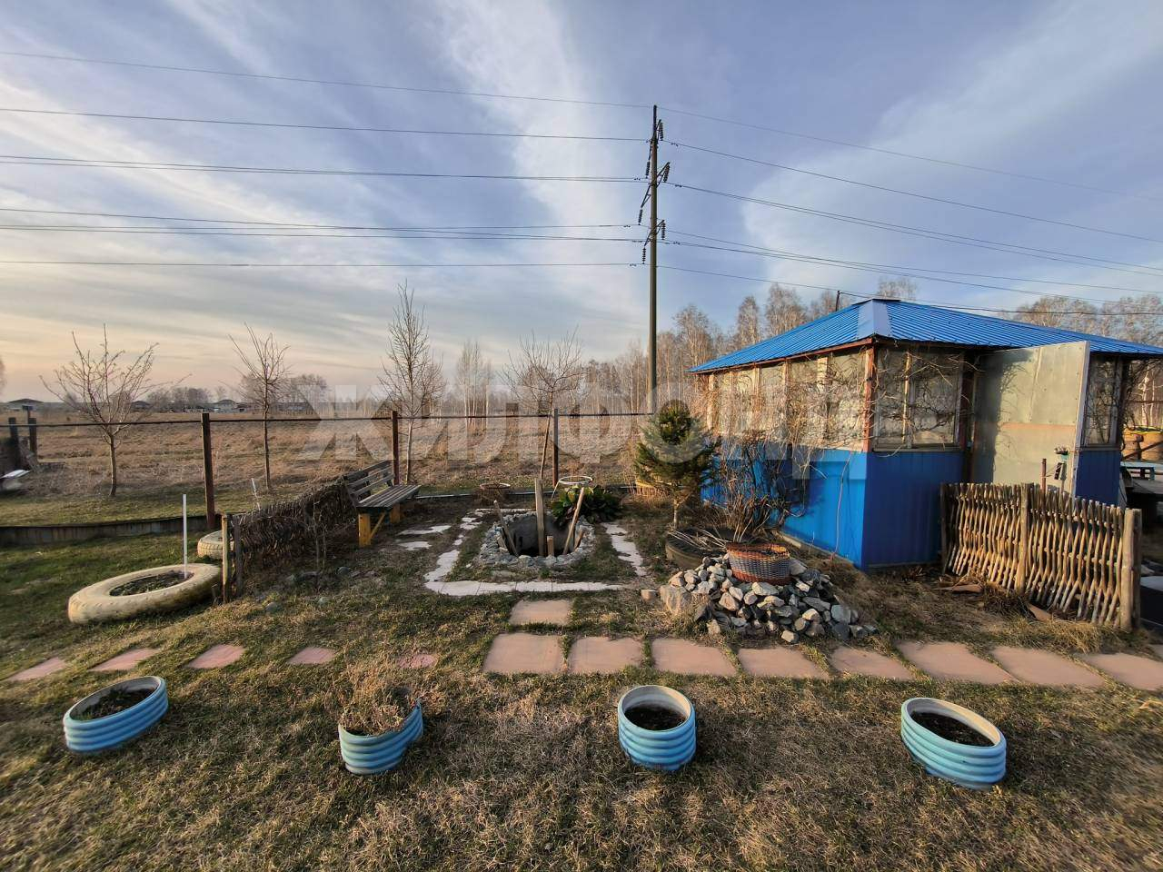 Продам земельный участок 1000 м.кв.