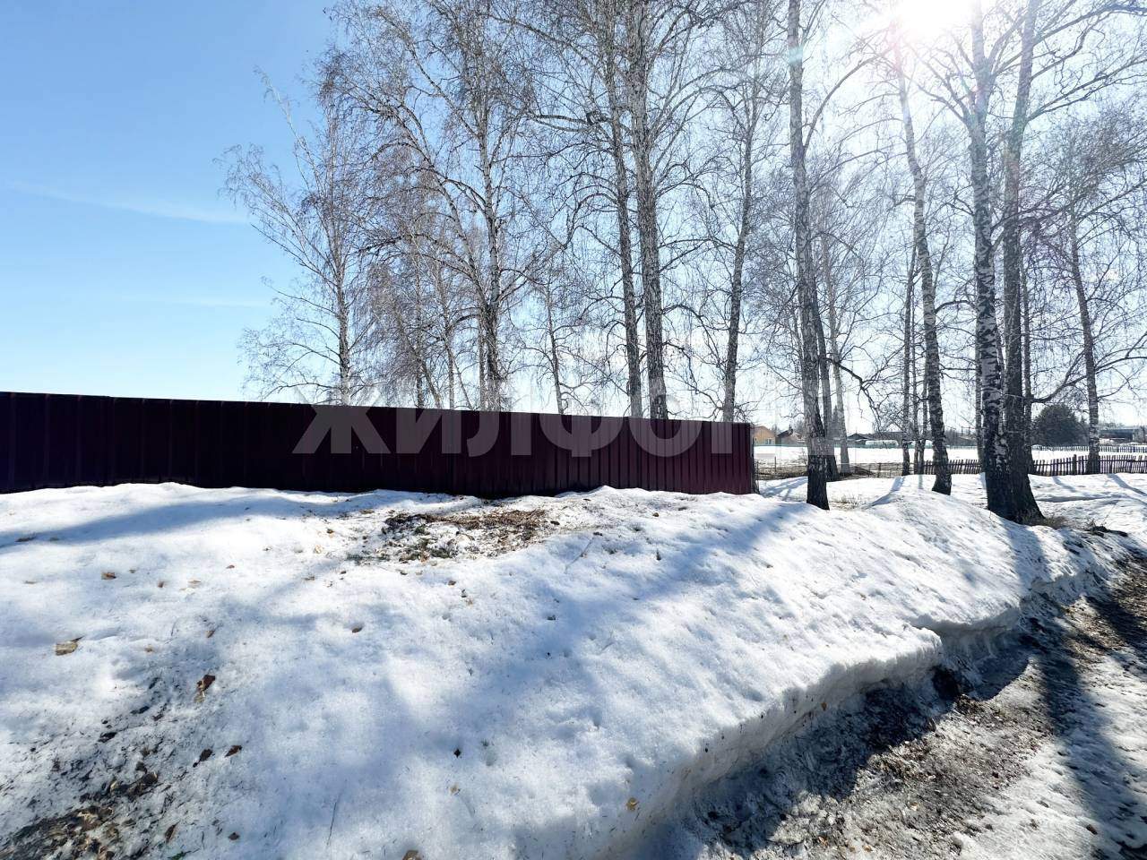 Продам земельный участок 1600 м.кв.