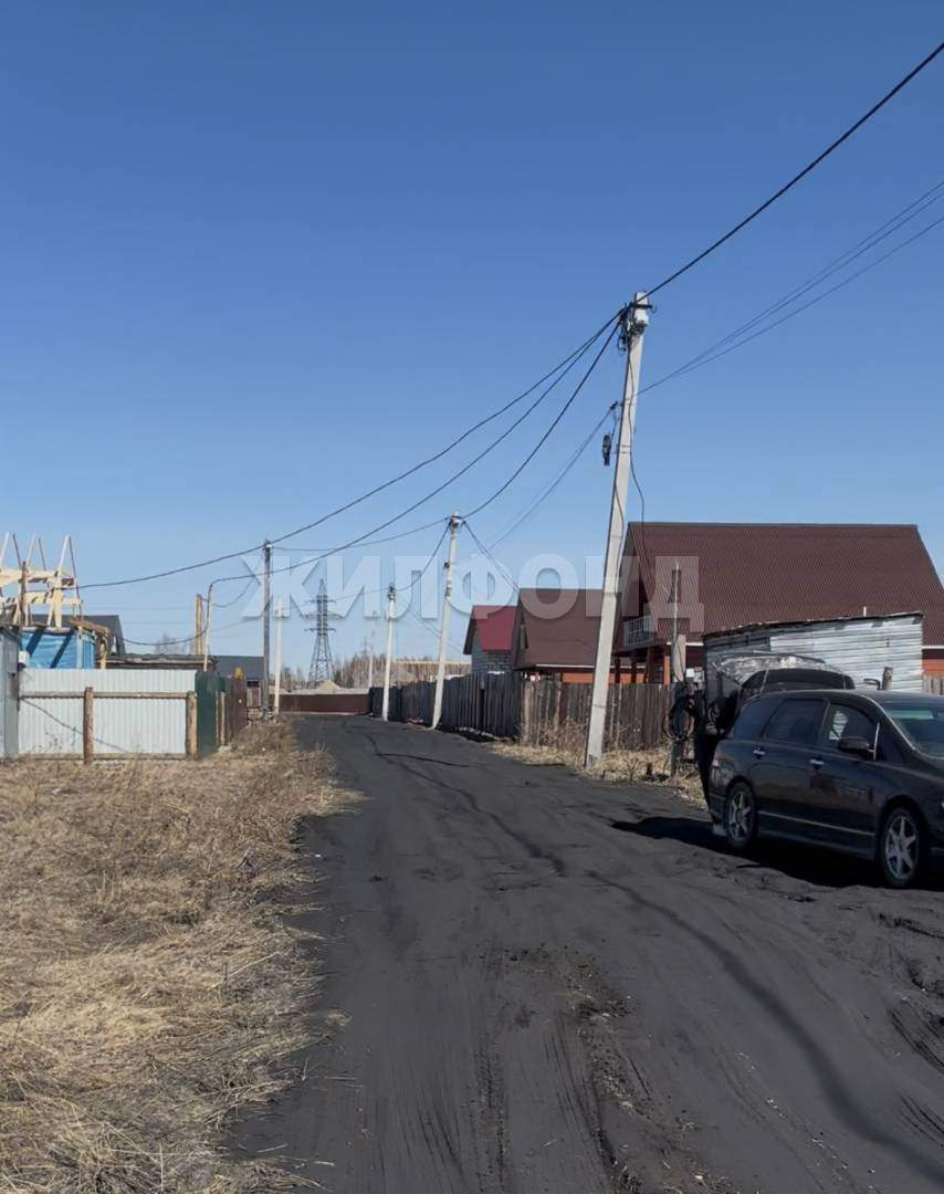 Продам земельный участок 680 м.кв.