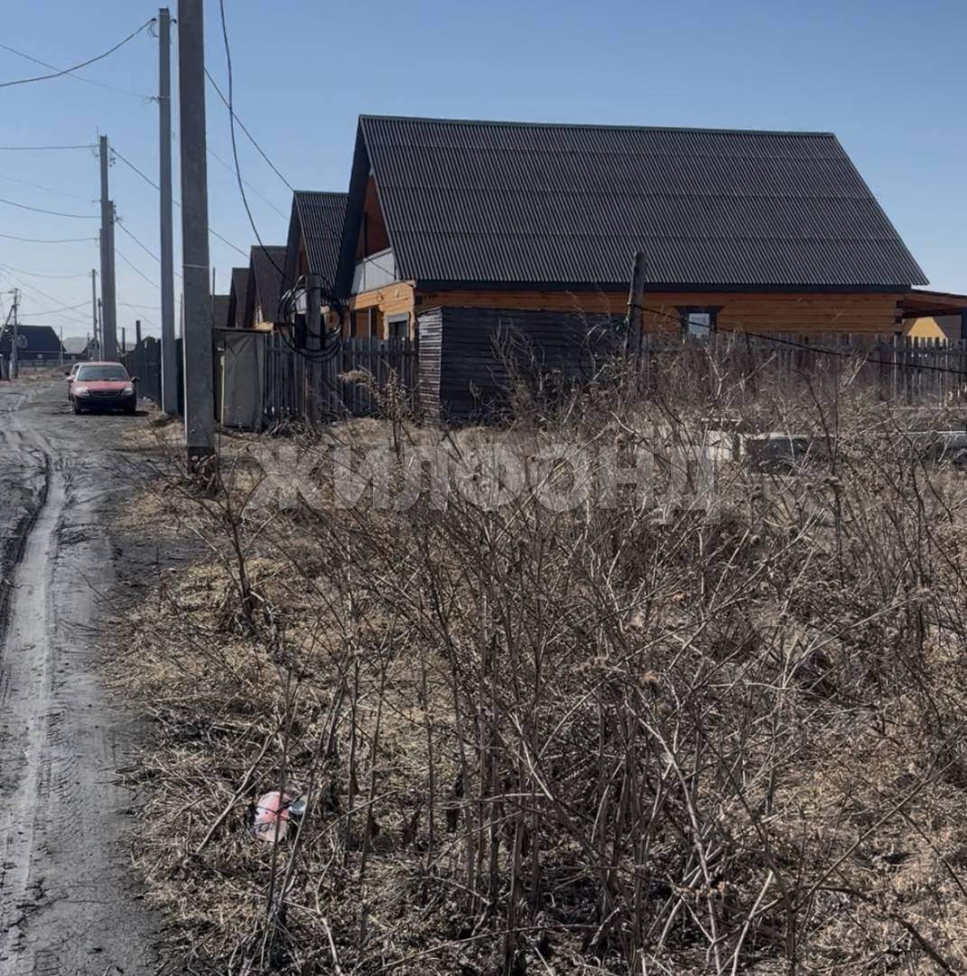 Продам земельный участок 680 м.кв.
