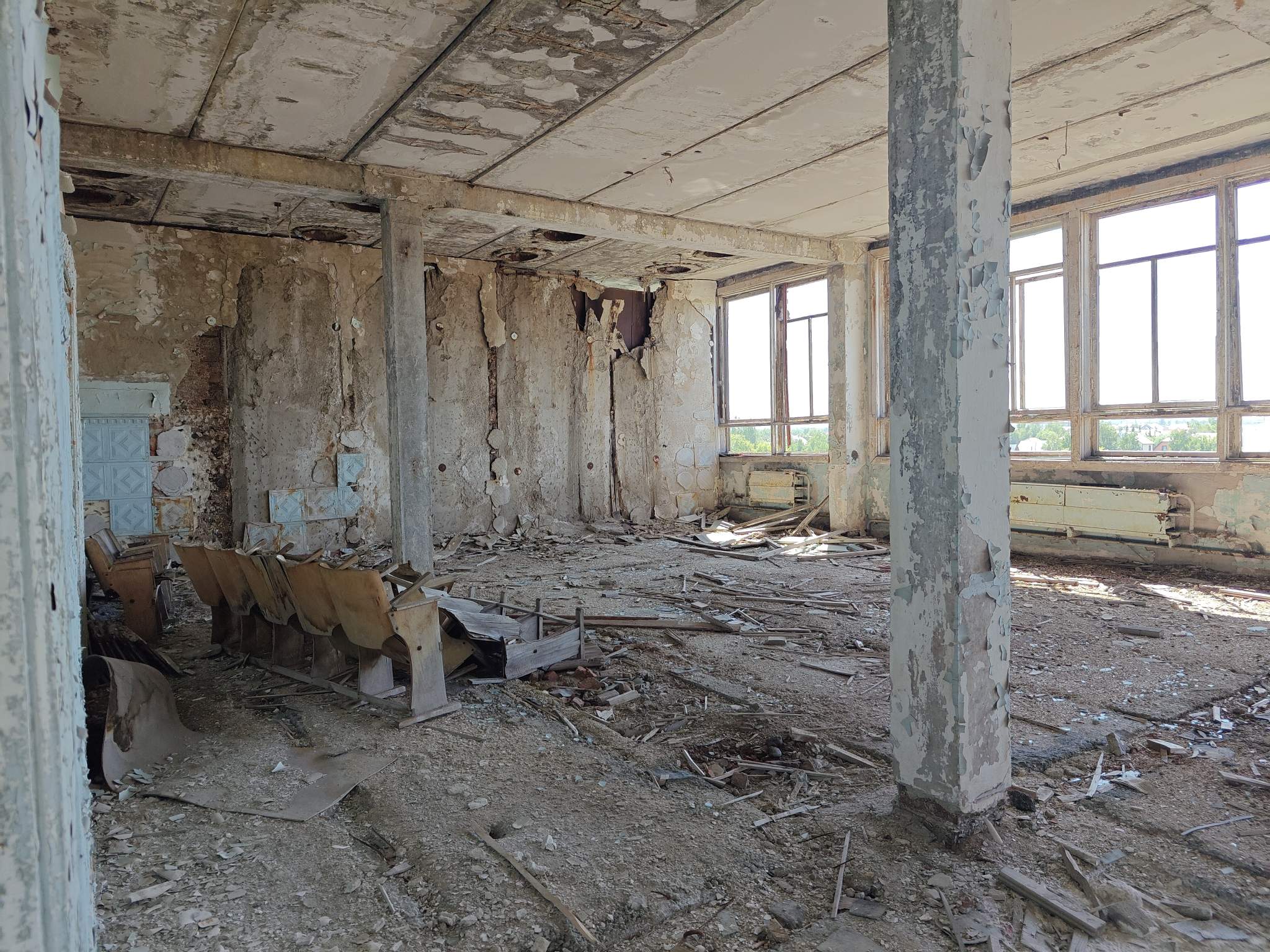 Продам торговое помещение 10616 м.кв.