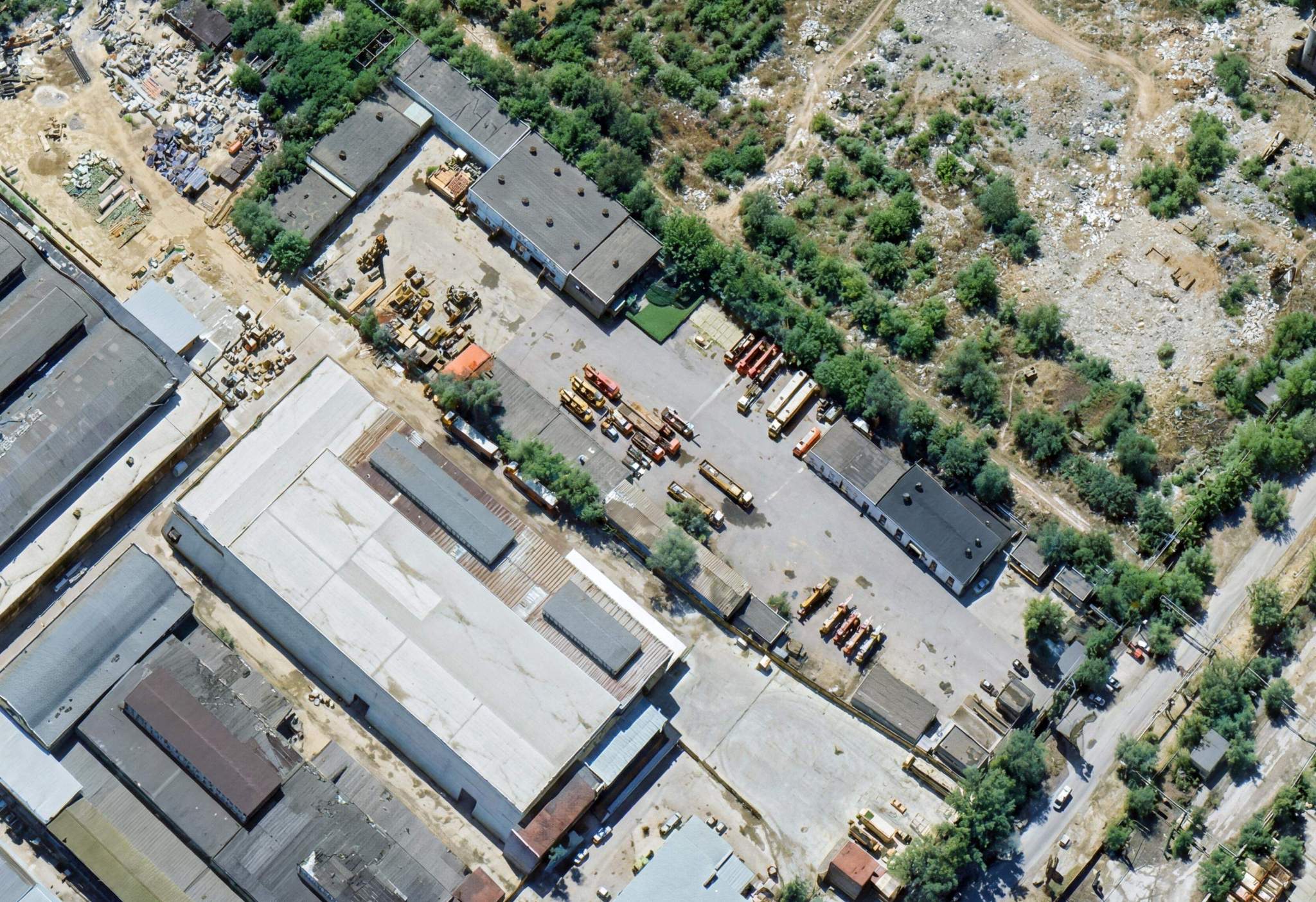 Продам торговое помещение 4706.2 м.кв.