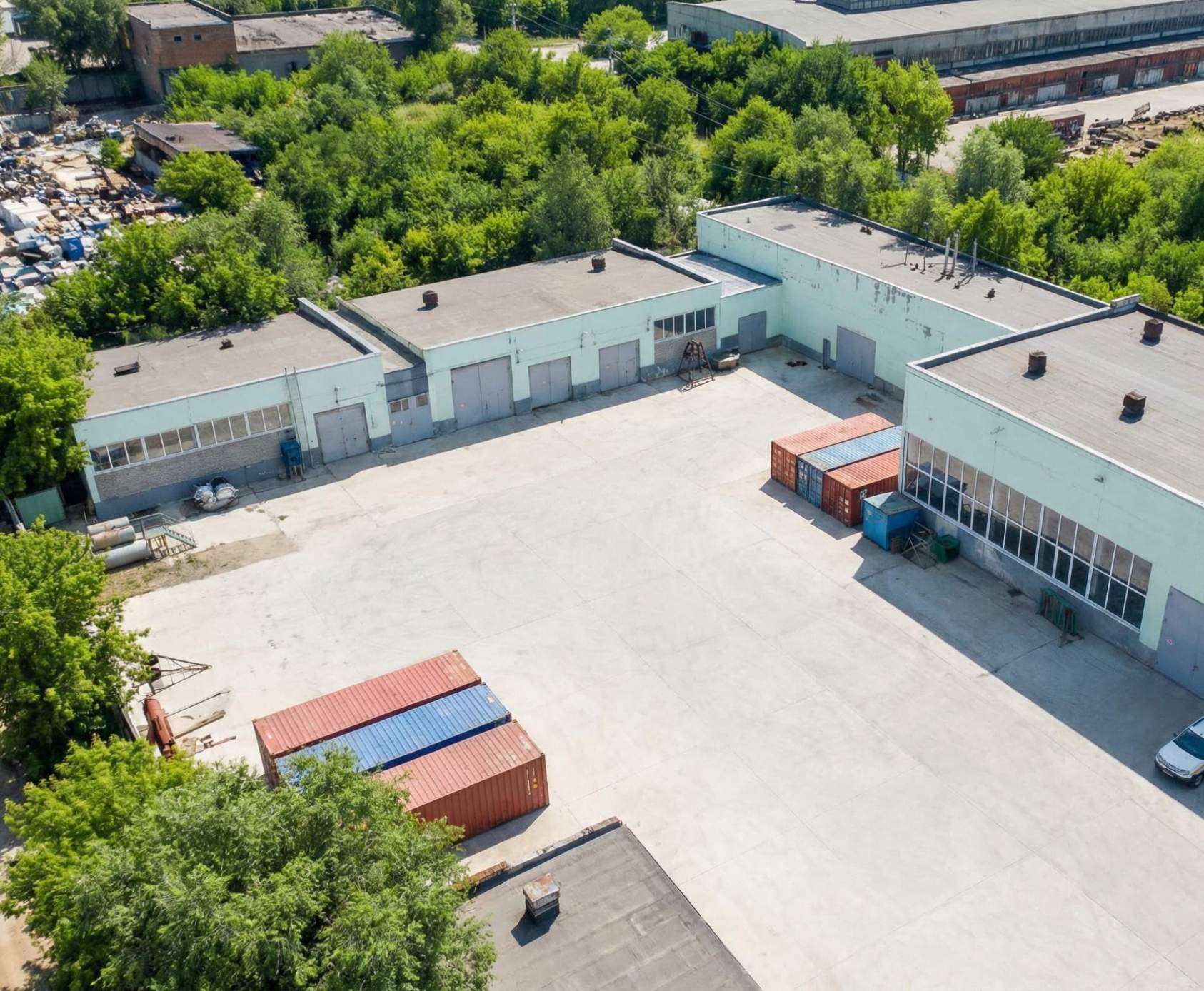 Продам торговое помещение 4706.2 м.кв.