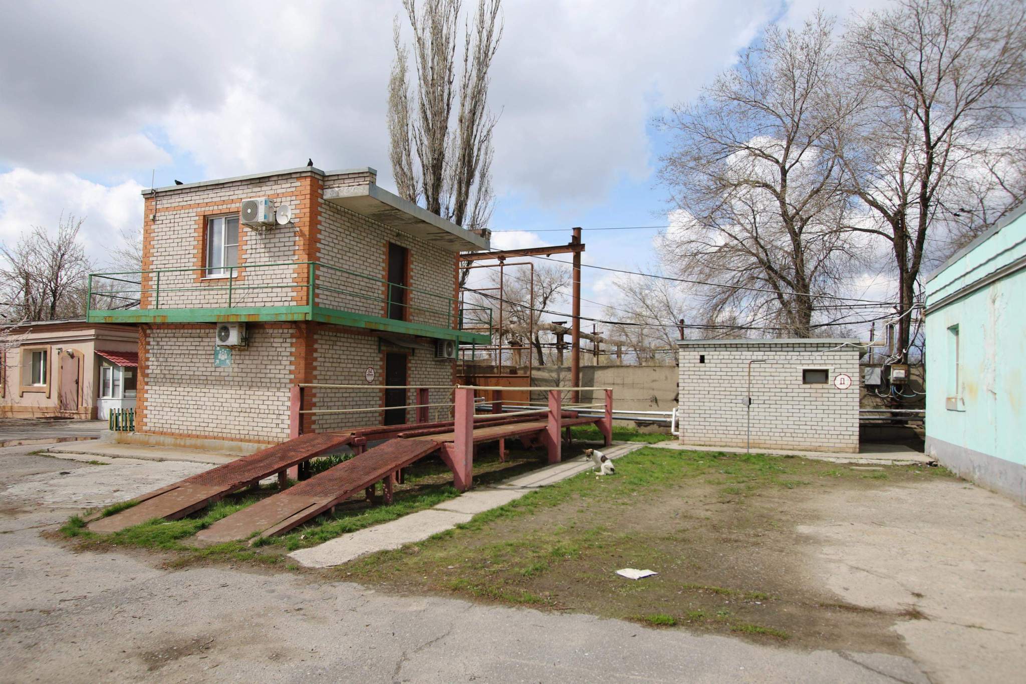 Продам торговое помещение 4706.2 м.кв.