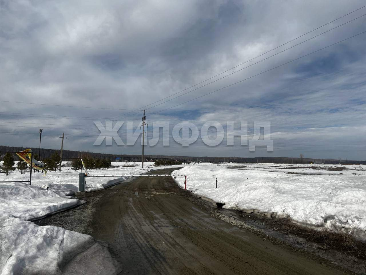 Продам земельный участок 1000 м.кв.