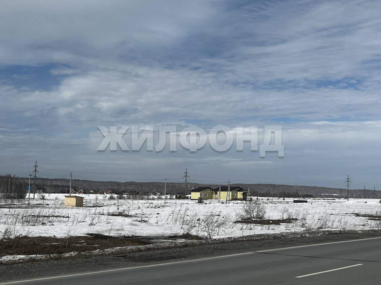 Продам земельный участок 1000 м.кв.